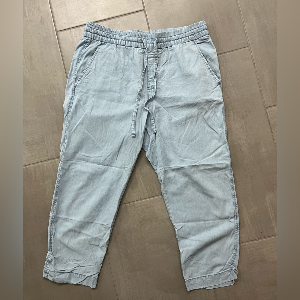 Gap pull on light weight jeans